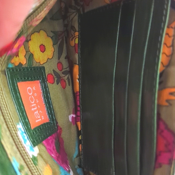 Green wristlet clutch - Picture 4 of 4